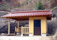 間伐材を使った作業小屋が完成（2009年）